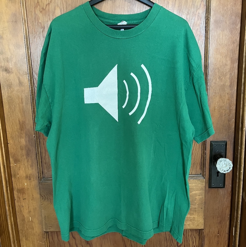 Men XL Apple Volume Logo T